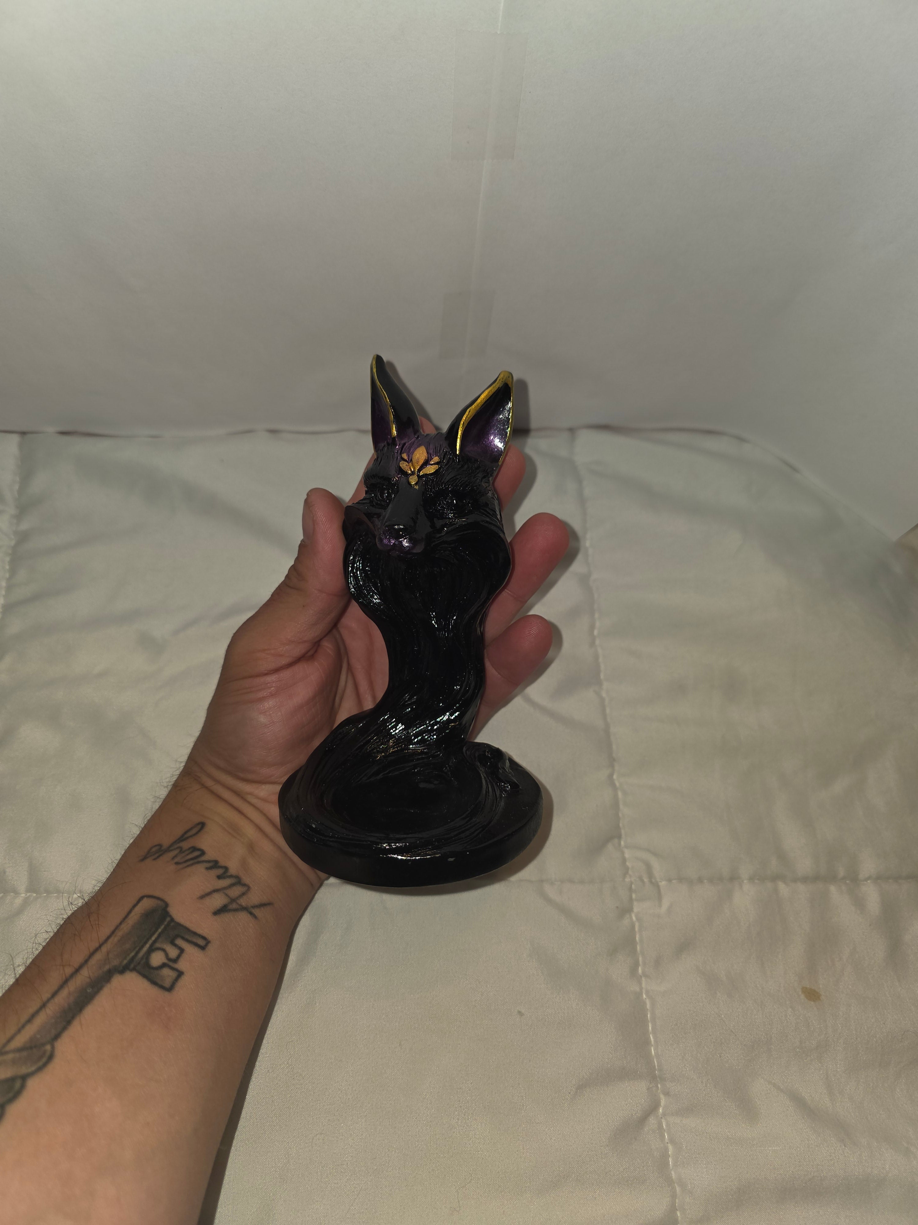 Black and Purple Fox Sphere Holder