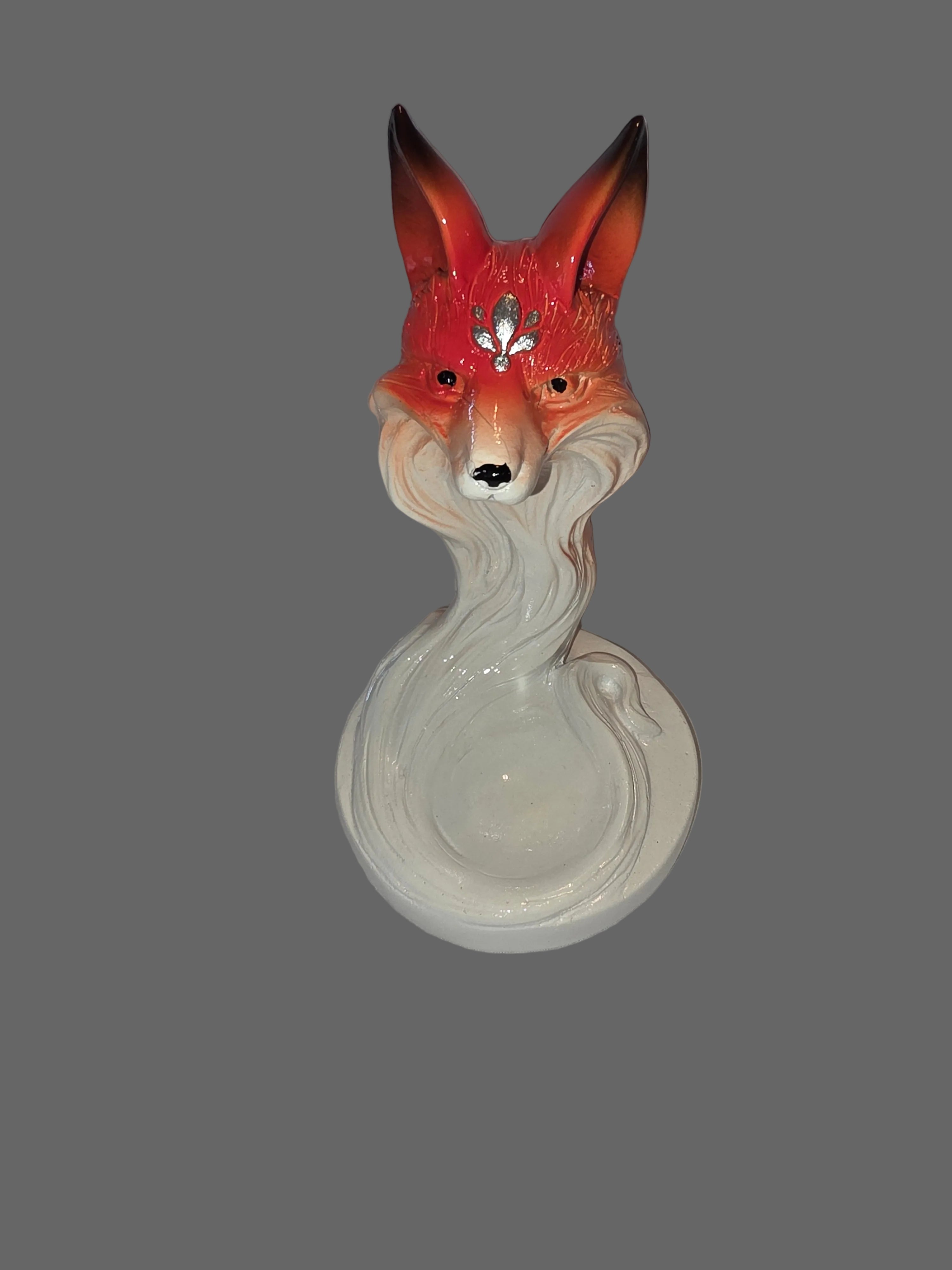 Red and White Fox Sphere Holder