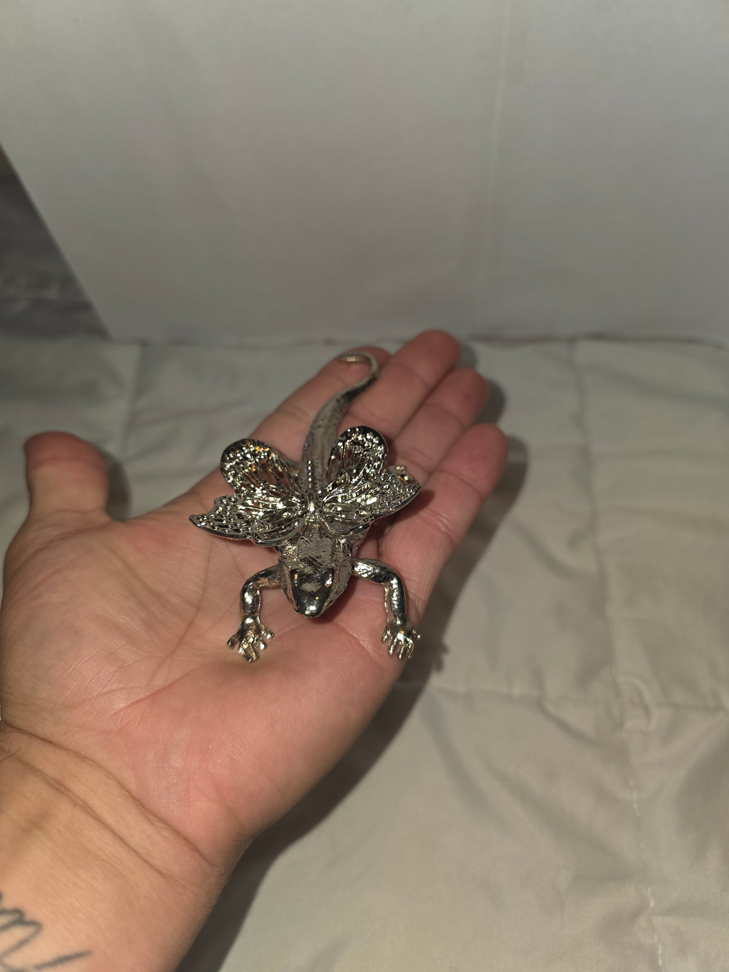 Silver Lizard Sphere Holder